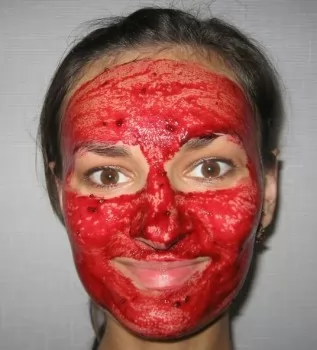 маска для лица из красной смородины