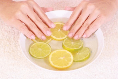 Сочетание морской соли и лимона удваивает положительный эффект.