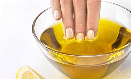 астительные масла обеспечивают эффективное питание ногтевой пластины и кутикулы.